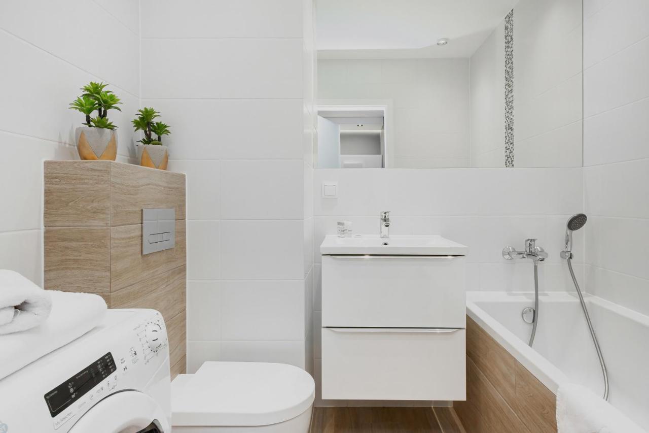 Apartments Parks Of Warsaw By Noclegi Renters Exteriör bild
